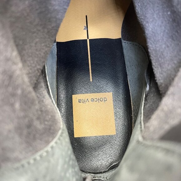 Vita Women’s Gray Suede With Back Zipper Block Heel Ankle Boots Size 8 - Picture 5 of 10